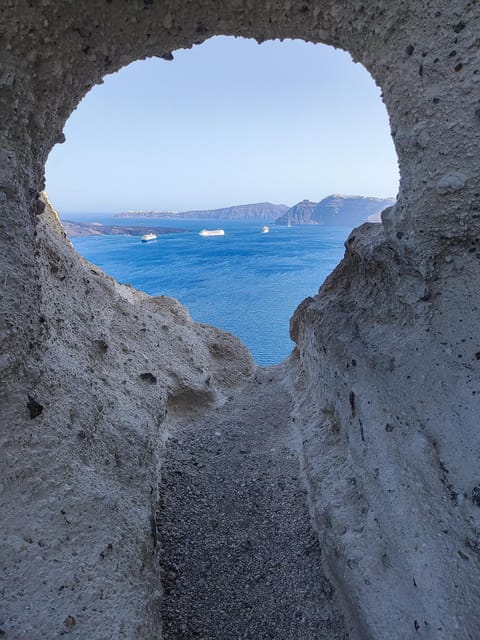 Santorini: Private Sightseeing Tour with Local Guide - At a glance: what makes this tour useful