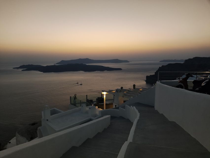 Santorini: Private Sightseeing Tour with Local Guide - The guides and the personal touch