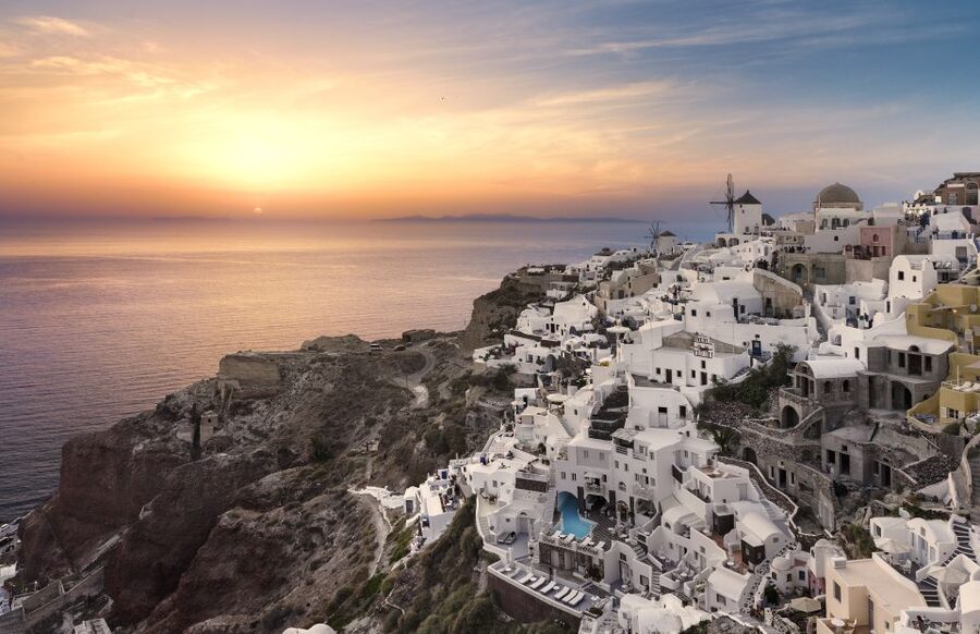 Santorini: Romantic Sunset Caldera Cruise with Dinner - Finding Santorini’s sunset from the sea