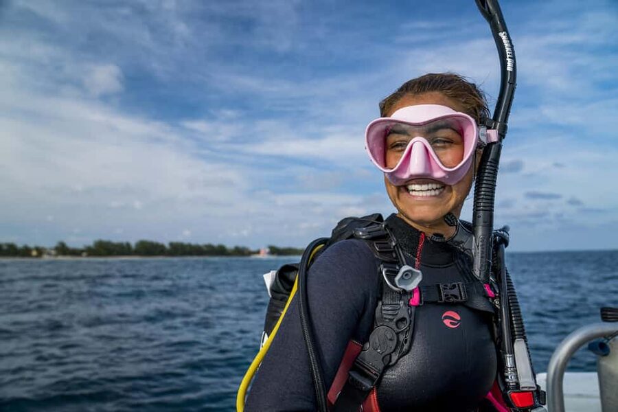 Santorini: Scuba Diving - Meeting at Navy’s Waterworld Dive Center