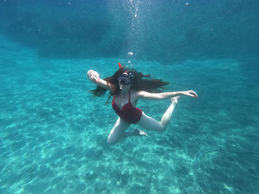 Santorini: Sea Caves Kayak Trip with Snorkeling and Picnic - Why Santorini’s south coast is the right place to kayak