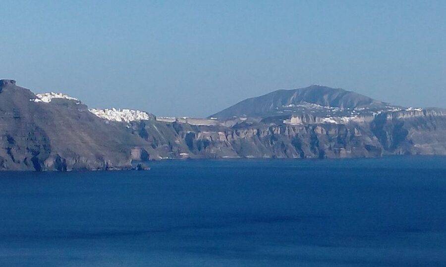 Santorini: Small-Group Highlights Tour of Venetian Castles - Why this tour works for a first day on Santorini