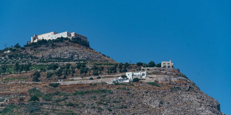 Santorini: Sunset Guided Tour with Hotel Pickup - Oia: free time, shops, and the sunset
