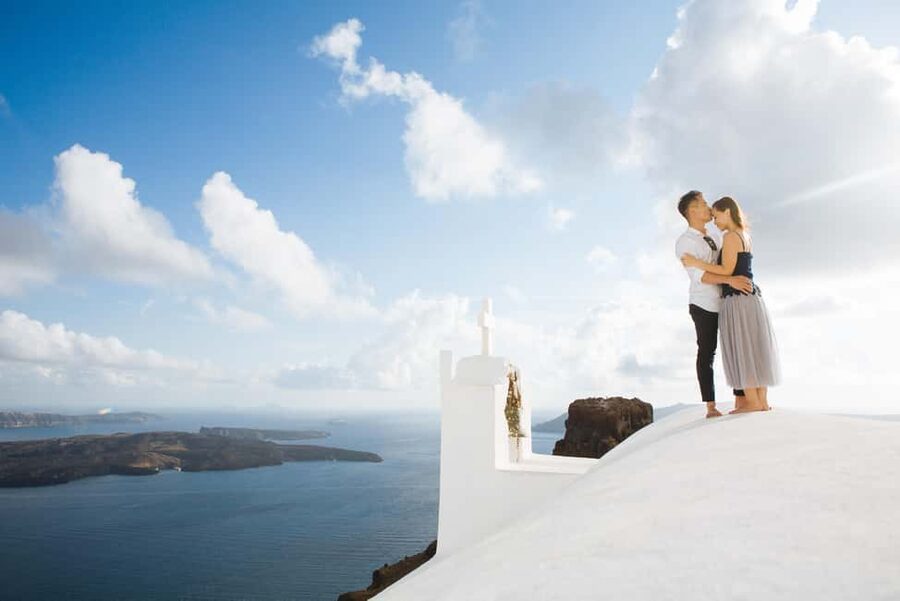 Santorini Unfiltered: Luxury Photoshoot with a Photographer - Choosing between 30 minutes and one hour
