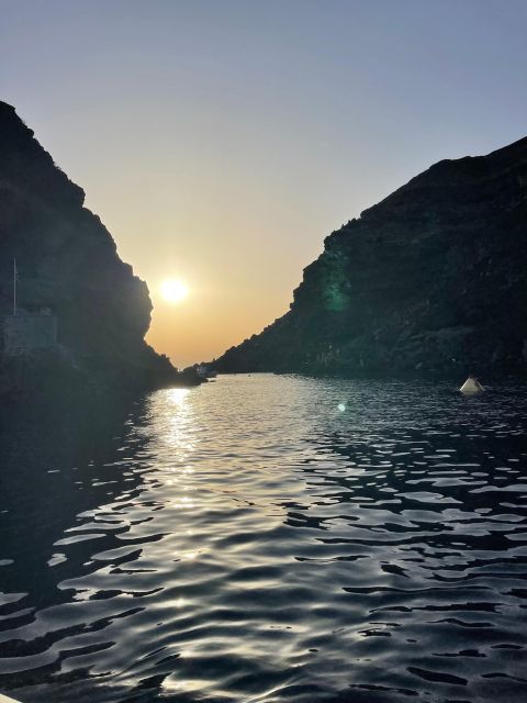 Santorini:Volcanic Beaches Cruise With Jet Ski - Akrotiri Lighthouse and the volcano connection