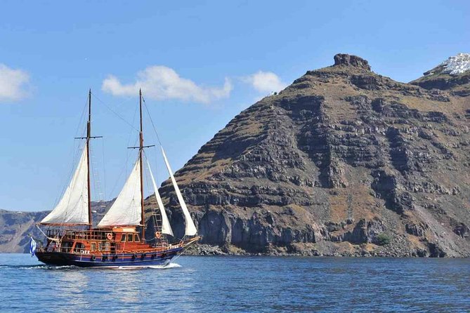 Santorini Volcanic Islands Cruise: Volcano, Hot Springs and Thirassia - The Walking and Swimming Checklist