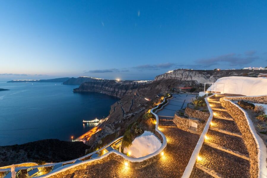 Santorini Wine Roads: Tour of 3 Wineries with a Sommelier - The second and third estates: comparing volcanic wines