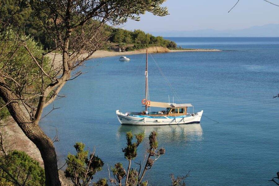 Skiathos: Boat Cruise with Dinner & Sunset Viewing - Key points at a glance
