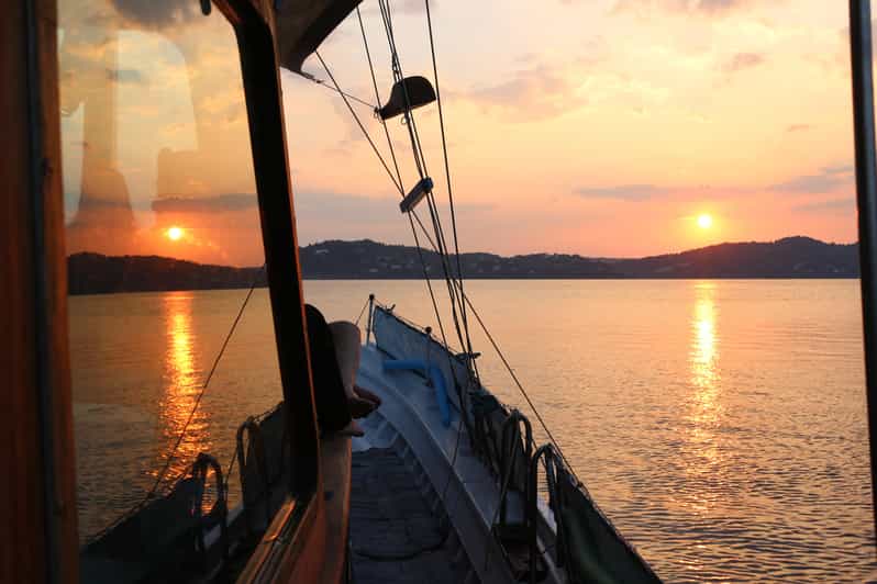Skiathos: Boat Cruise with Dinner & Sunset Viewing - Why this small Skiathos cruise feels different
