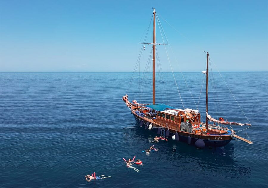 Skiathos: Wooden Sailboat Full- or Half-Day Trip with Meal - Key points at a glance