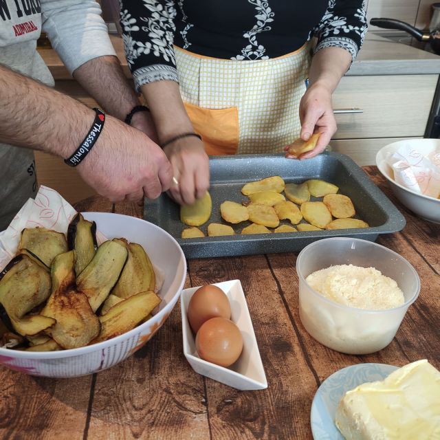 Thessaloniki: Cooking & Dining Experience with Greek Family - Key points to know before booking