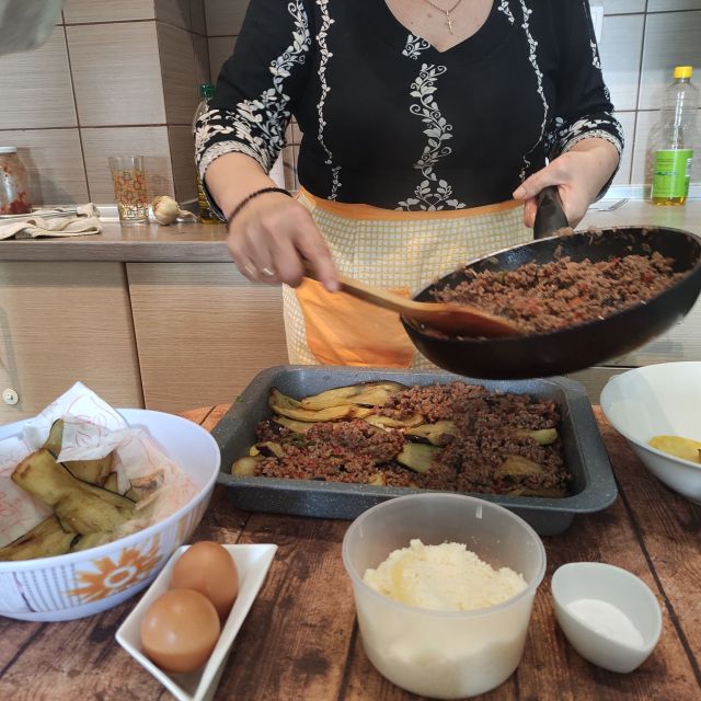 Thessaloniki: Cooking & Dining Experience with Greek Family - Who should book this experience?
