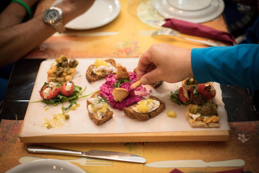 Thessaloniki: Food and Walking Tour with Tastings - Coffee with a city view