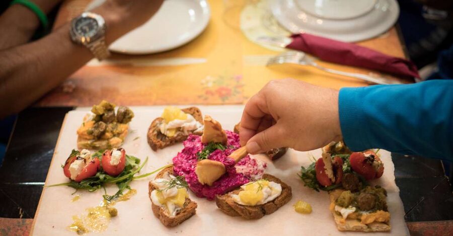 Thessaloniki: Food and Walking Tour with Tastings - Kapani Market and the taste of everyday Thessaloniki