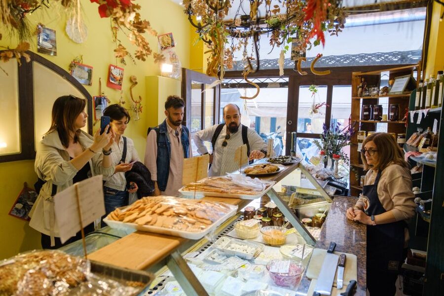 Thessaloniki: Food Tastings and Drinks tour with a Chef - Is $94 good value?