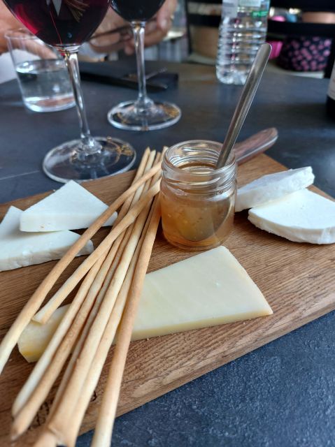 Thessaloniki: Small-Group Wine Tasting Tour with Appetizers - Key points at a glance