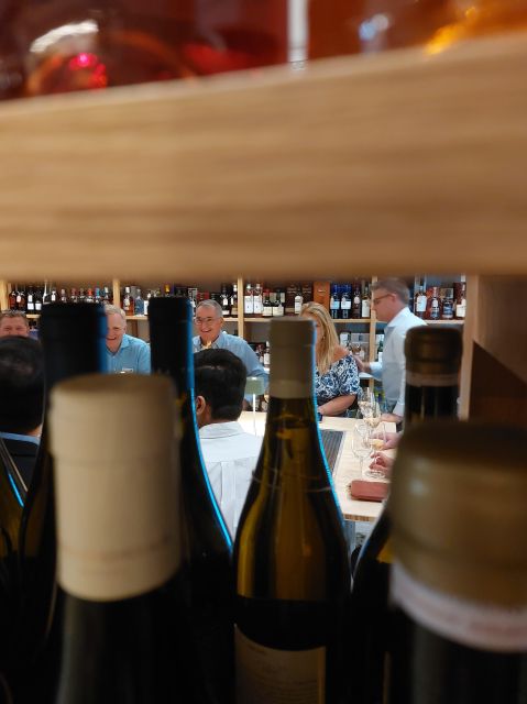 Thessaloniki: Small-Group Wine Tasting Tour with Appetizers - First stop: a local bar and the white wines