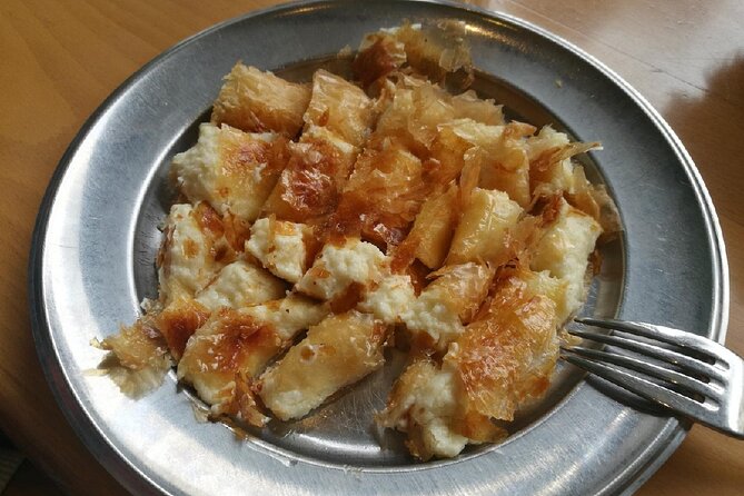 Walking “Food tasting tour” in the town of Chania - When pita gyros becomes part of the meal