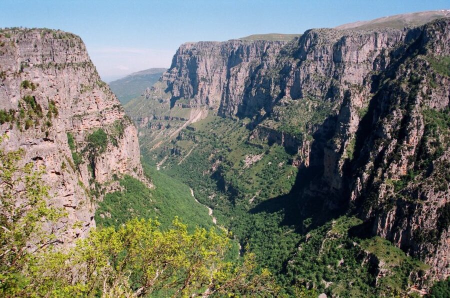 Zagori: Vikos Gorge full-day guided hike - Walking the river corridor