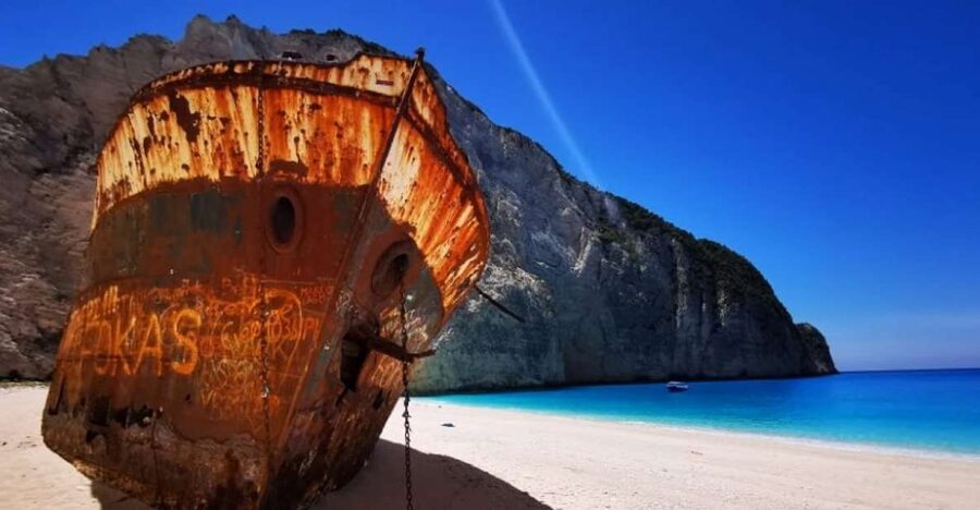 Zakynthos: early morning Shipwreck,Blue Caves and view point - Five useful facts before you book
