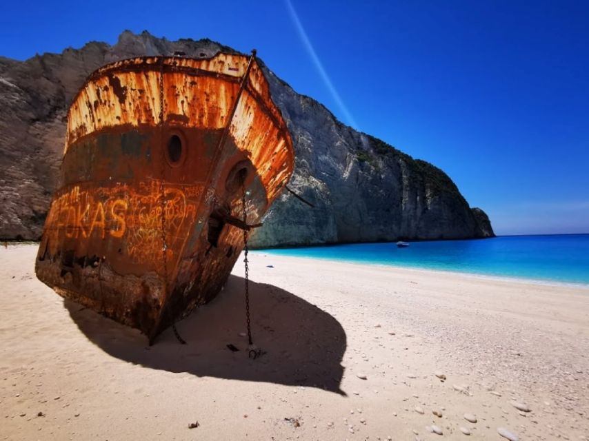 Zakynthos: early morning Shipwreck,Blue Caves and view point - What to pack for the boat and cliff path