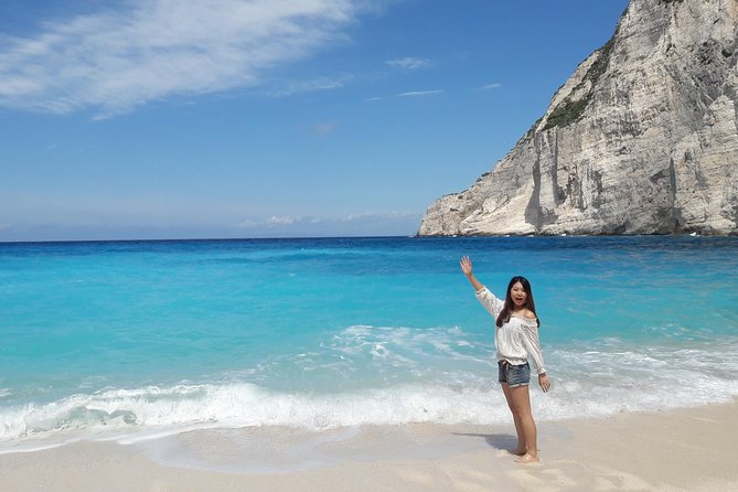 Zakynthos : One day small group tour to Navagio beach Blue Caves & top view - The minibus ride and the pace of the day
