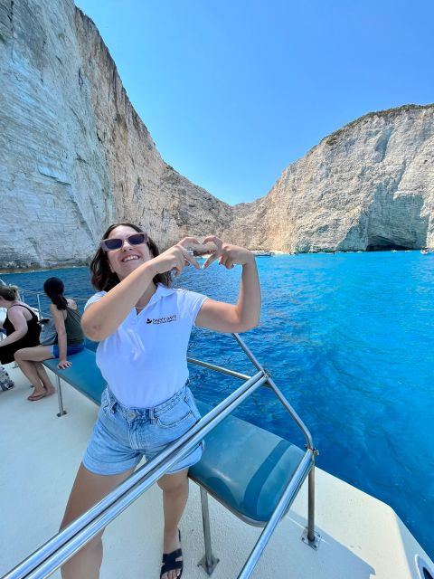 Zakynthos: Shipwreck Beach with Blue Caves Land & Sea Tour - Guides and minibus comfort make a real difference